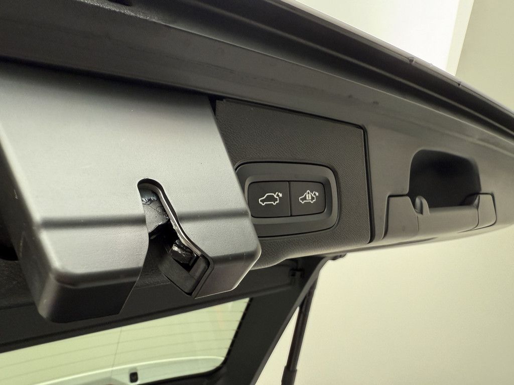 Volvo XC60 T6 Plus Bright Recharge Plug-In Hybrid AWD