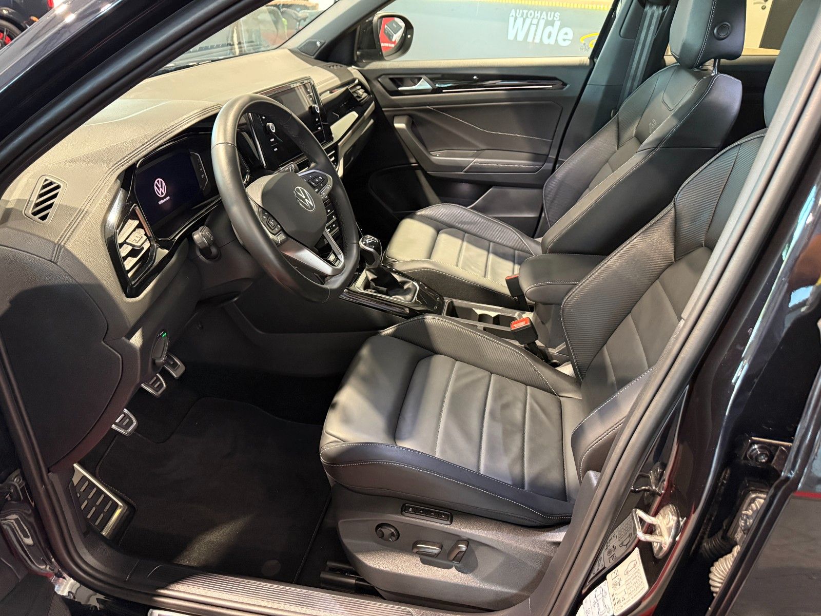 Volkswagen T-Roc R-Line - Samsaru's Car Outlet