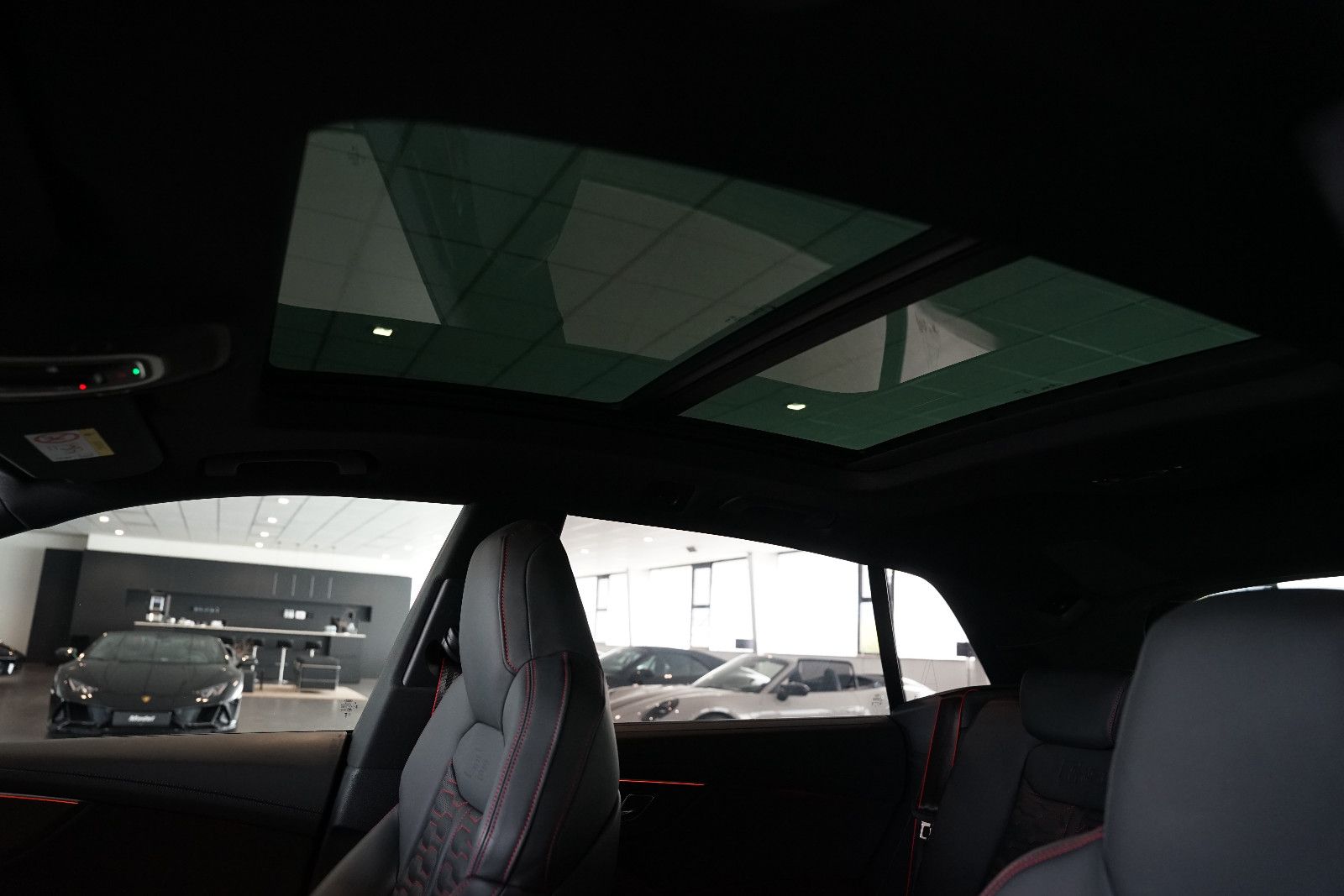 Audi RSQ8 | HuD | Keramik | Pano | 305 km/h | 23"