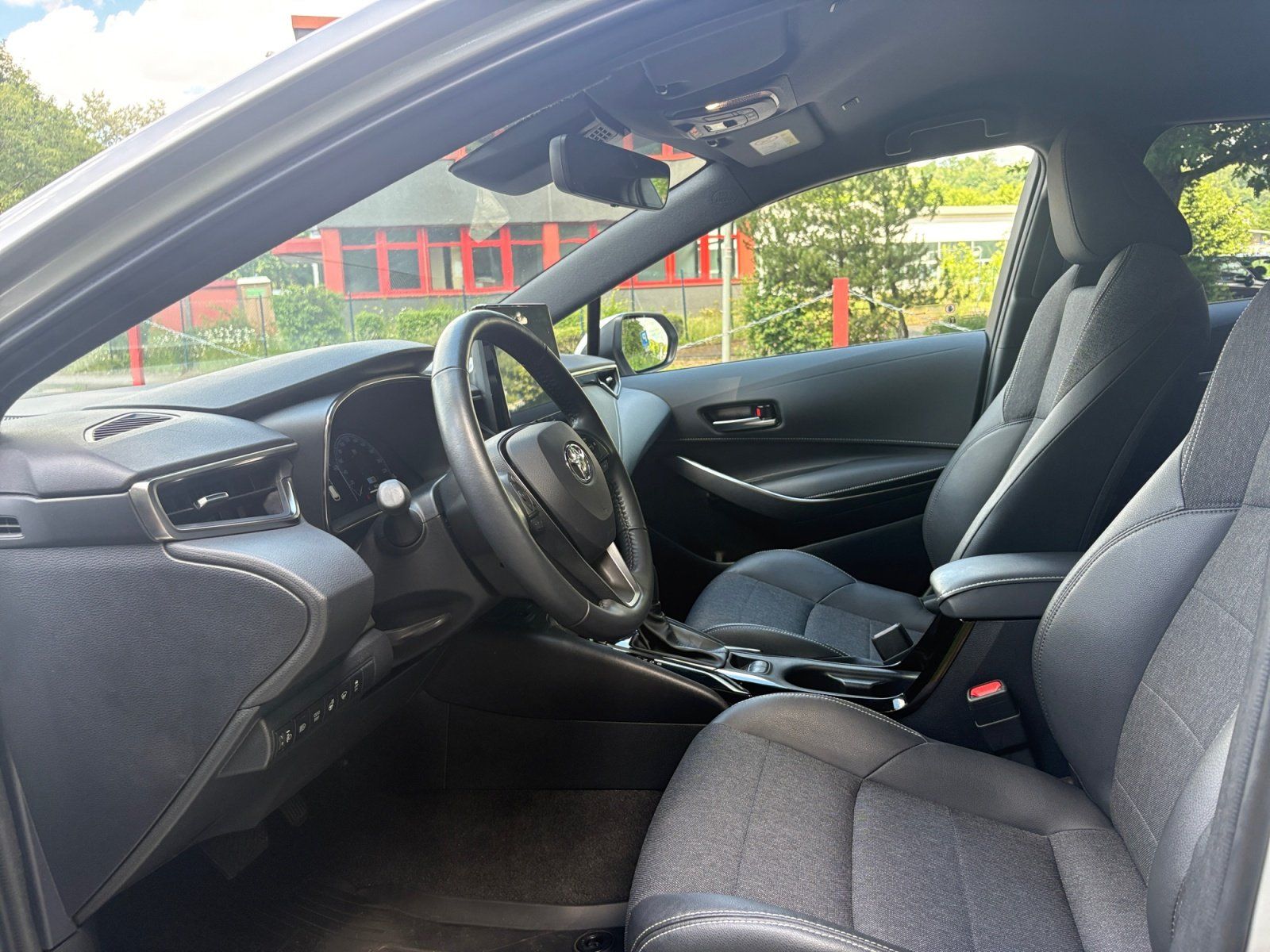 Toyota Corolla 1.8l Hybrid Team D Navi Rückfahrkamera