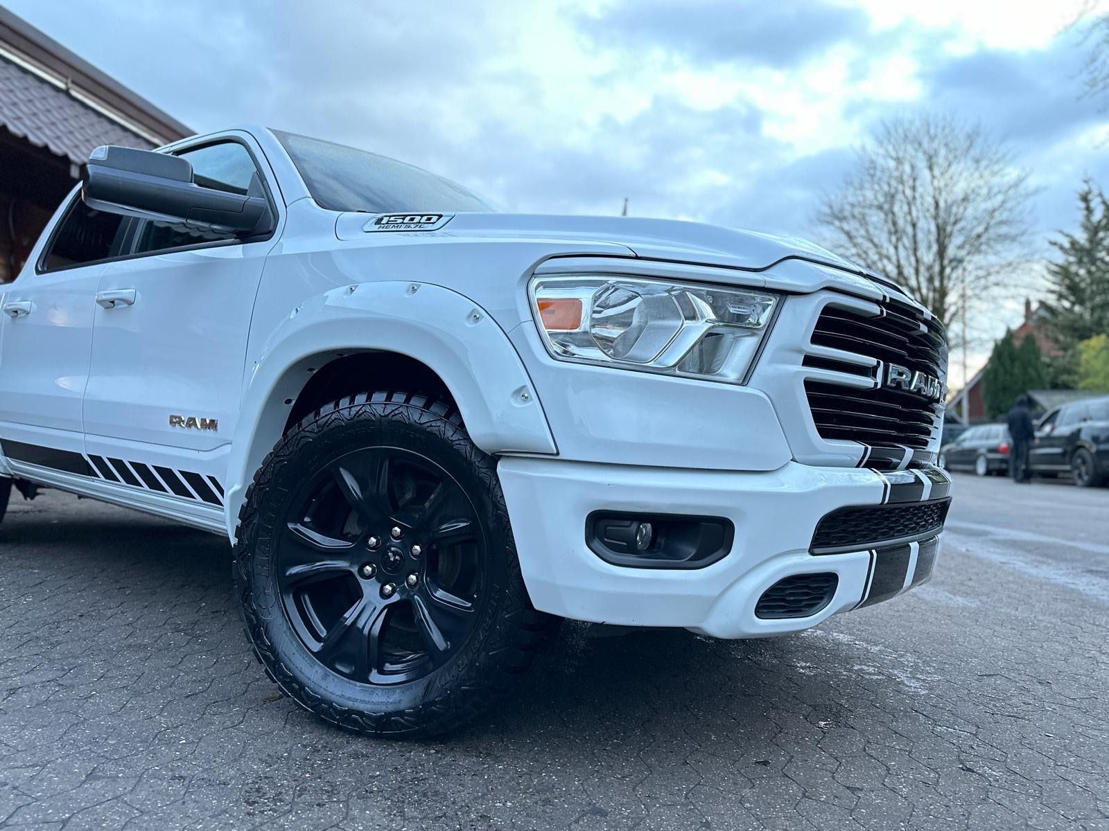 Dodge 5,7 V8*LIFT*LPG*AHK*NAVI*LED*LIFT*OFFROAD*SERVIC