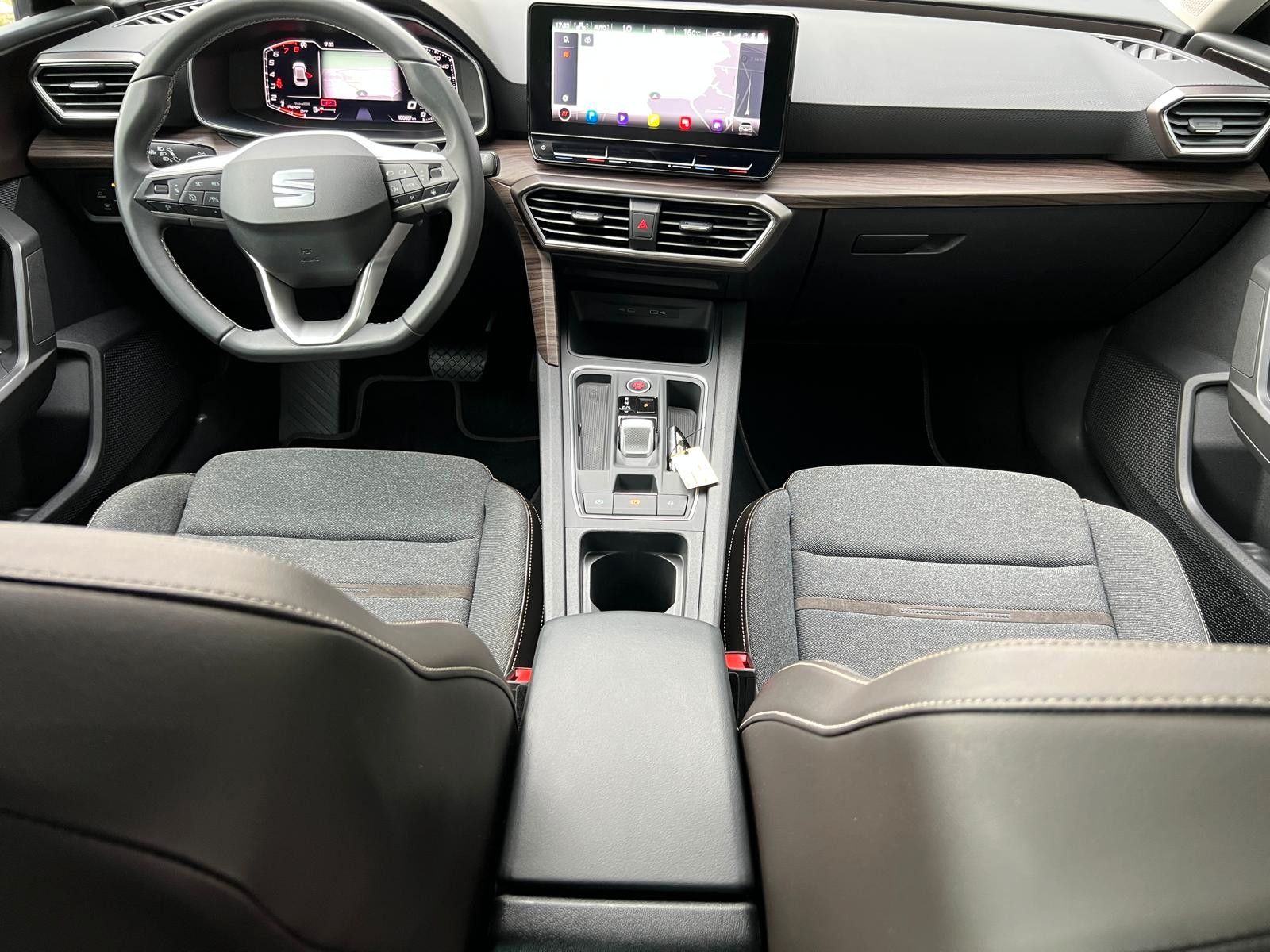 Seat Leon 1.5 ETSI ACT Plus - Samsaru's Car Outlet
