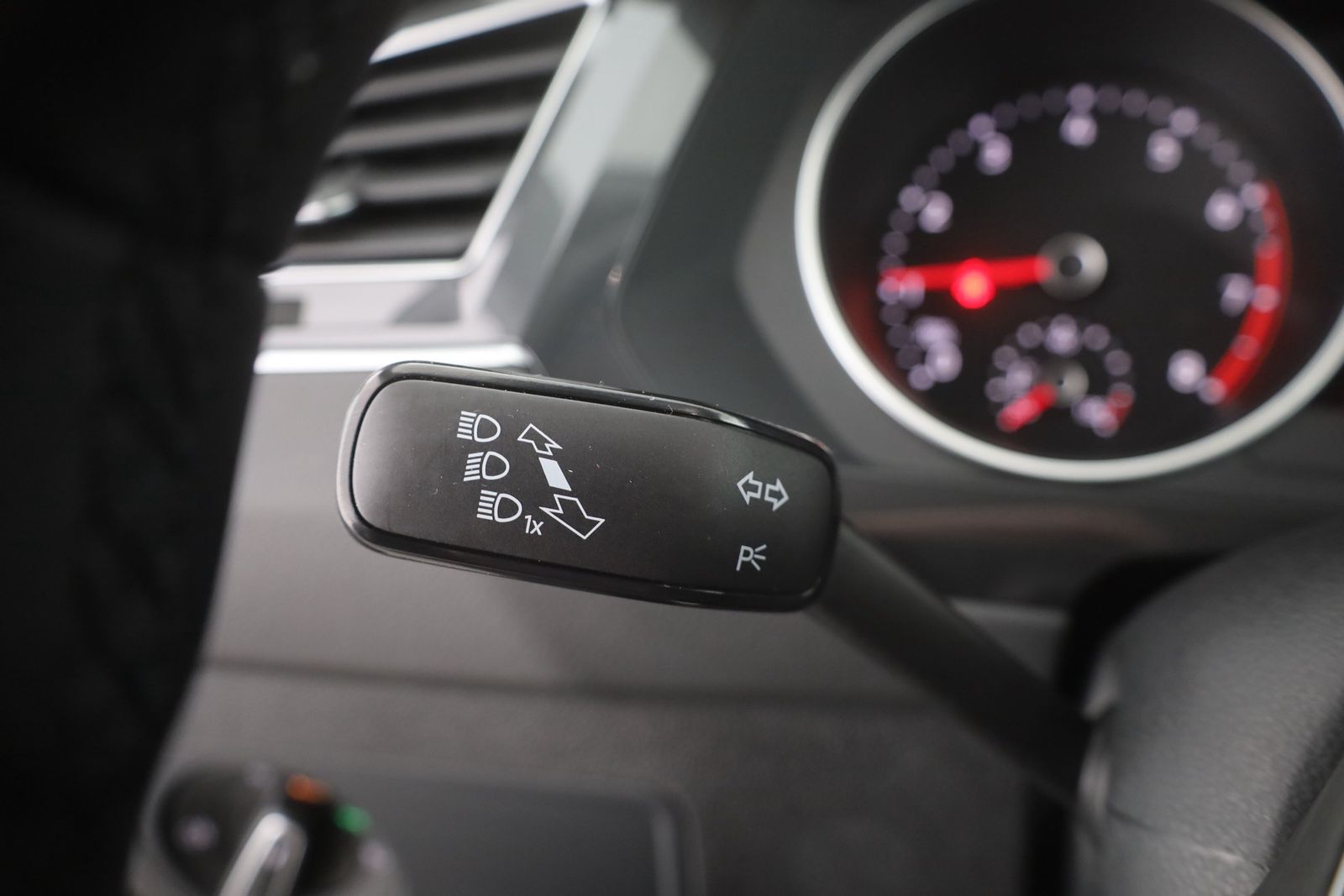 Volkswagen Tiguan 2.0 TSI 4Motion Life - Samsaru's Car Outlet