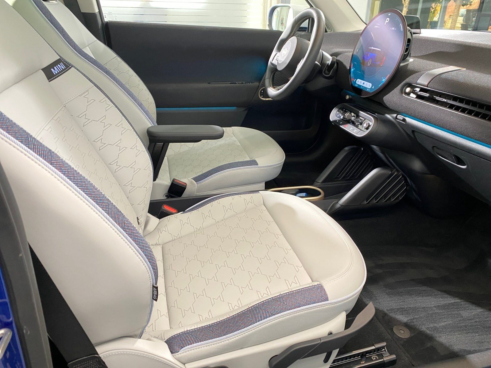 MINI Cooper SE - Samsaru's Car Outlet