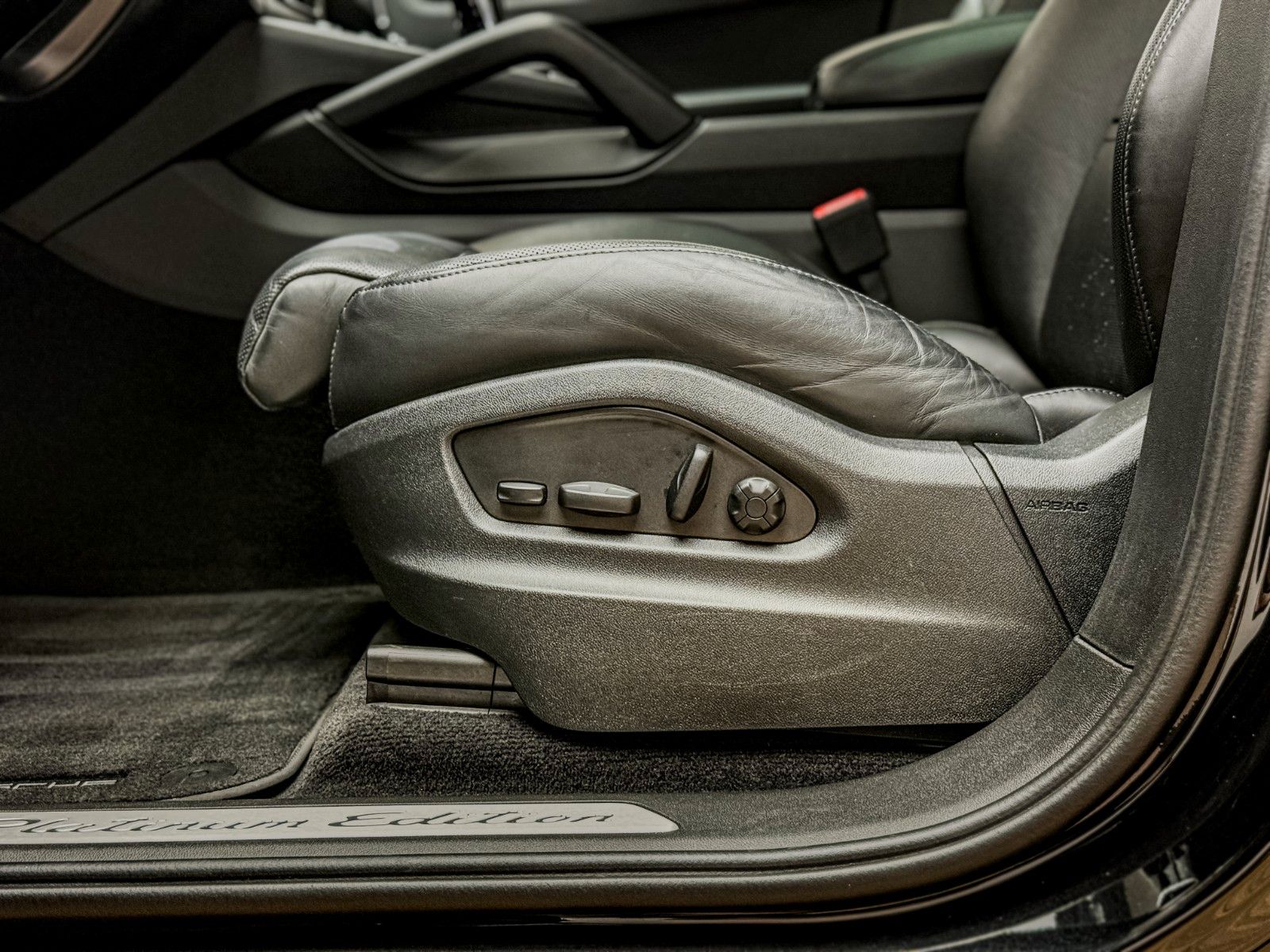 Porsche Cayenne Platinum Edition, Approved bis 11.2027 !