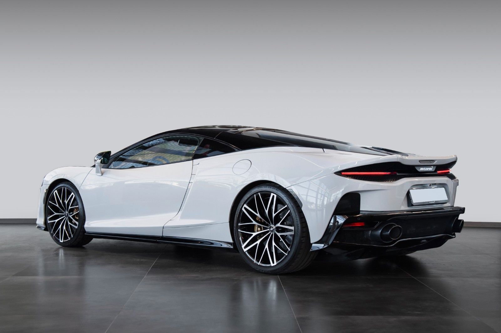 McLaren GT - Luxe - MSO Cirrus Grey