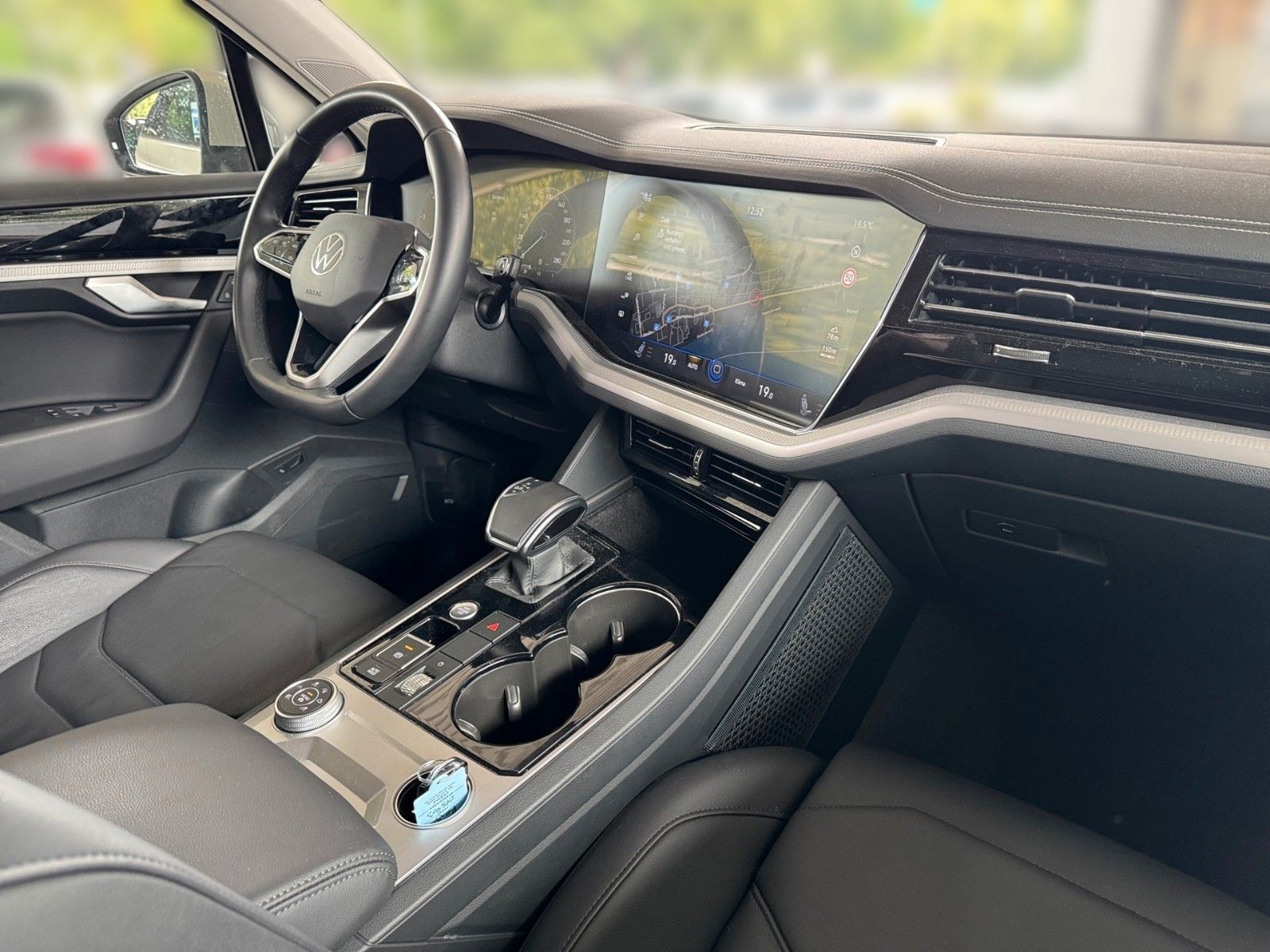 Volkswagen Touareg 4M - Samsaru's Car Outlet