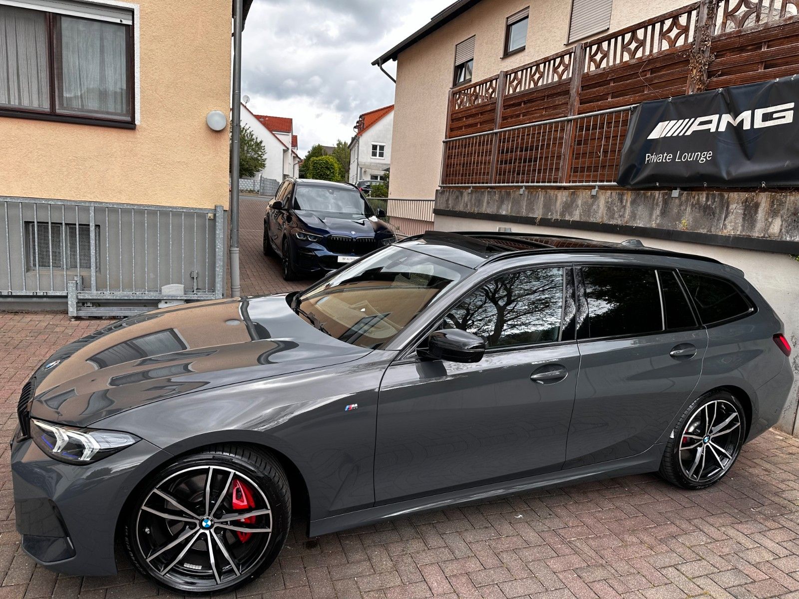 BMW 330d xDrive M Sport PANO*AHK*StandH*H&K*AdapLED