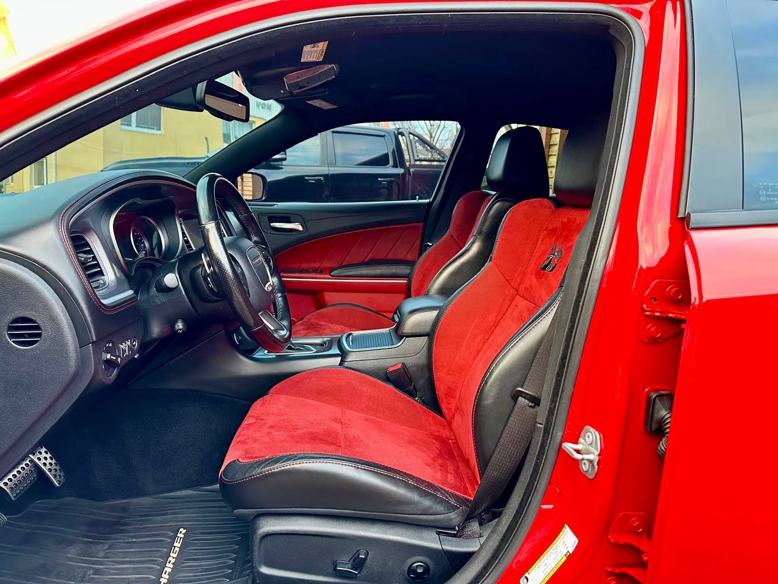Dodge SRT*6,4*V8*BREMBO*STERNHIMMEL*NAVI*LED*GARANTIE*