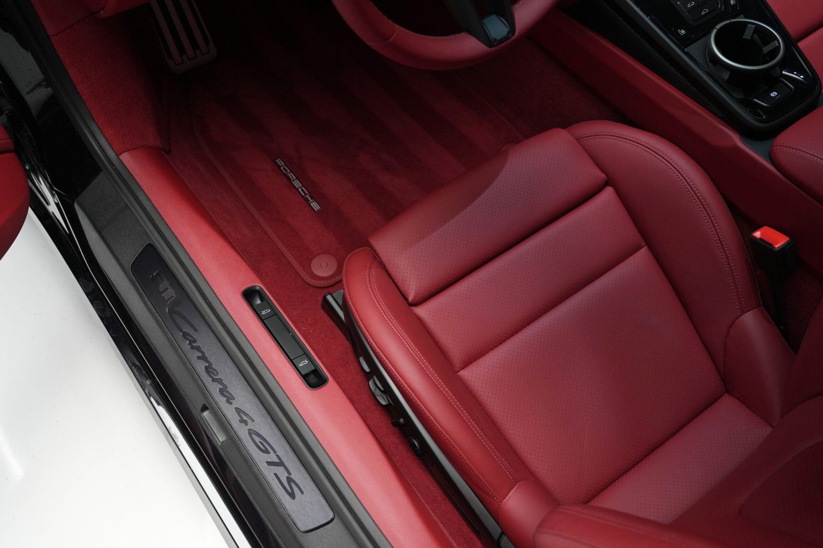Porsche 911 Carrera 4 GTS T-Hybrid