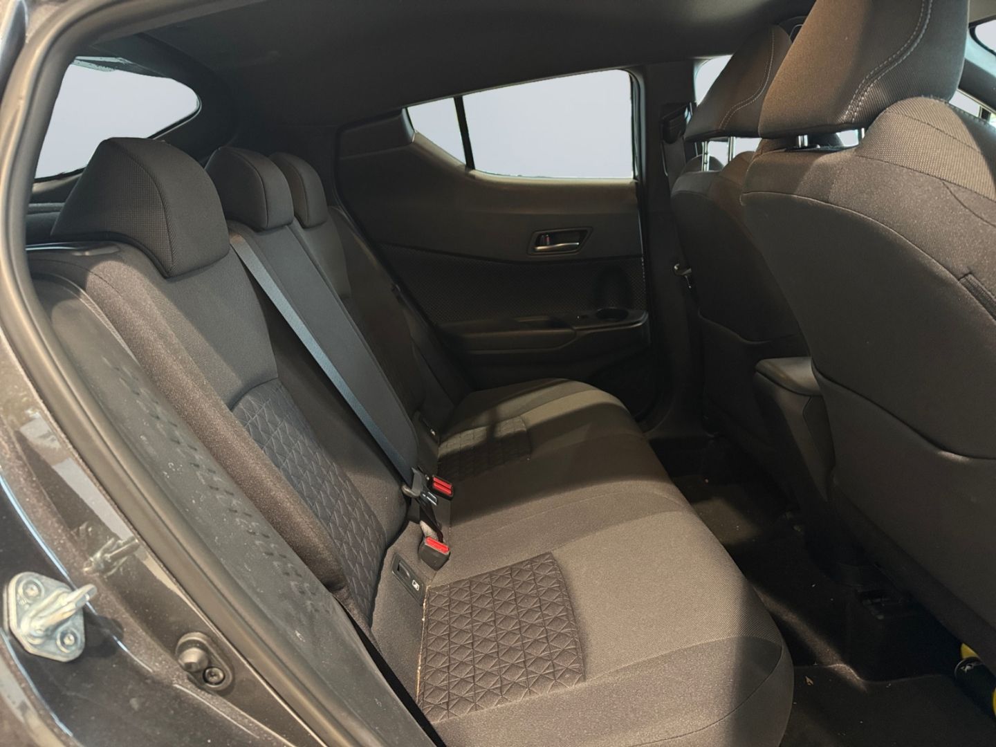 Toyota C-HR 2.0 Hybrid Team D *LED*ACC*CarPlay*CAM*SHZ*