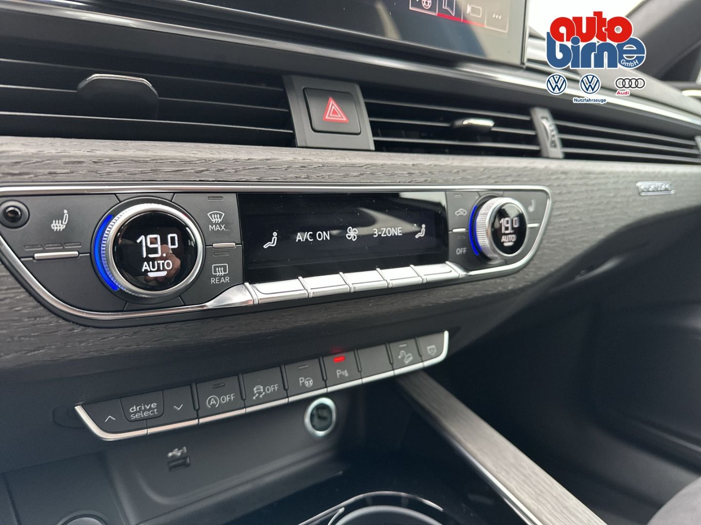 Audi A4 allroad 40 TDIquattro StandHZG AHK-klappbar N