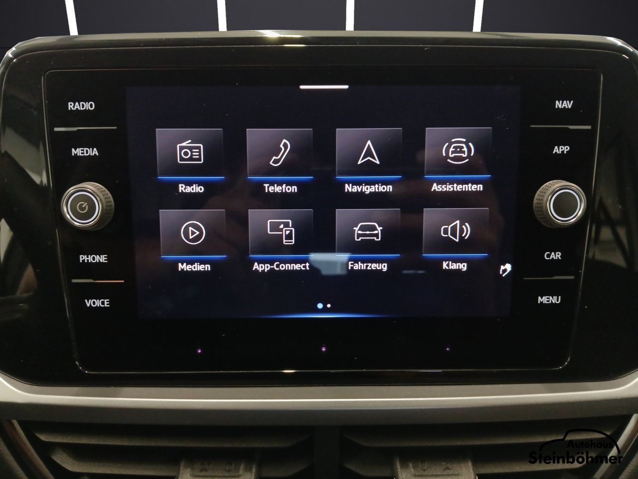 Volkswagen T-ROC Life 1.5TSI DSG - Samsaru's Car Outlet