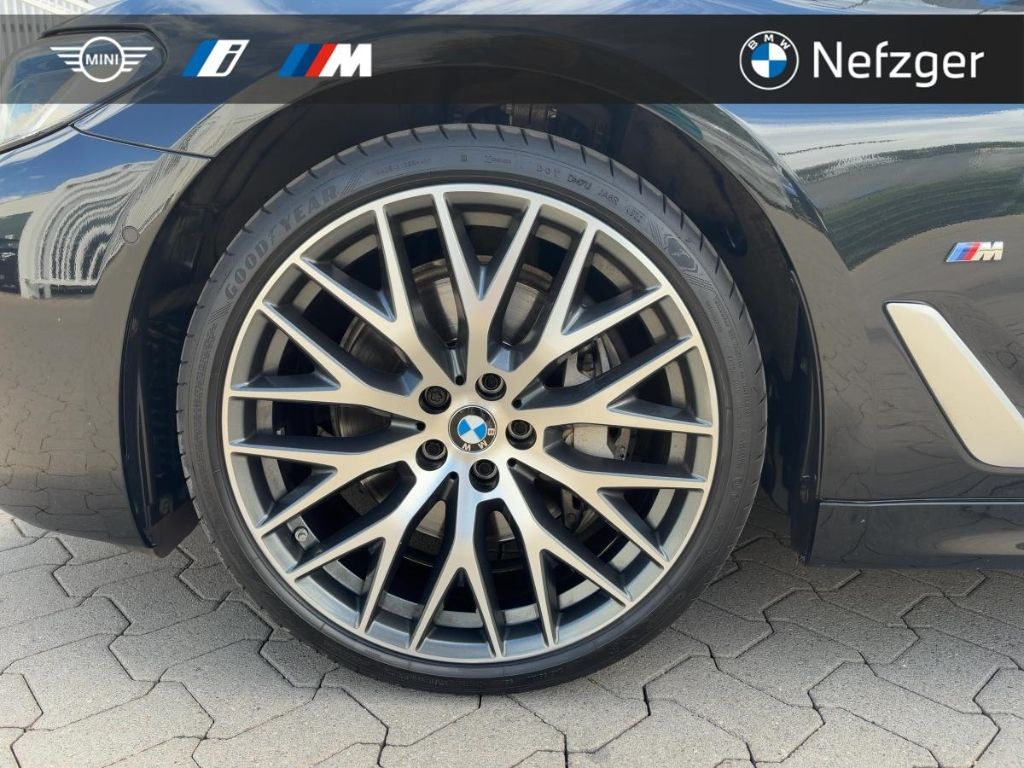 BMW 540 i xDrive Touring M Sport Head-Up Park-Assist