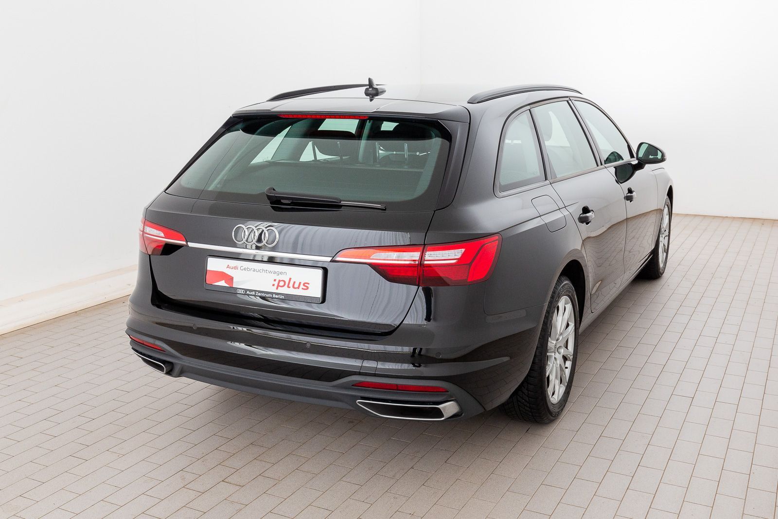 Audi A4 Avant 35 TFSI - Samsaru's Car Outlet