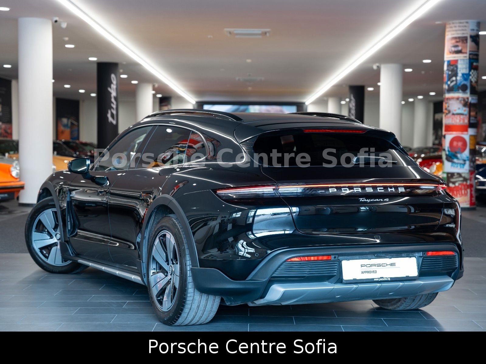 Porsche Taycan Cross Turismo 4