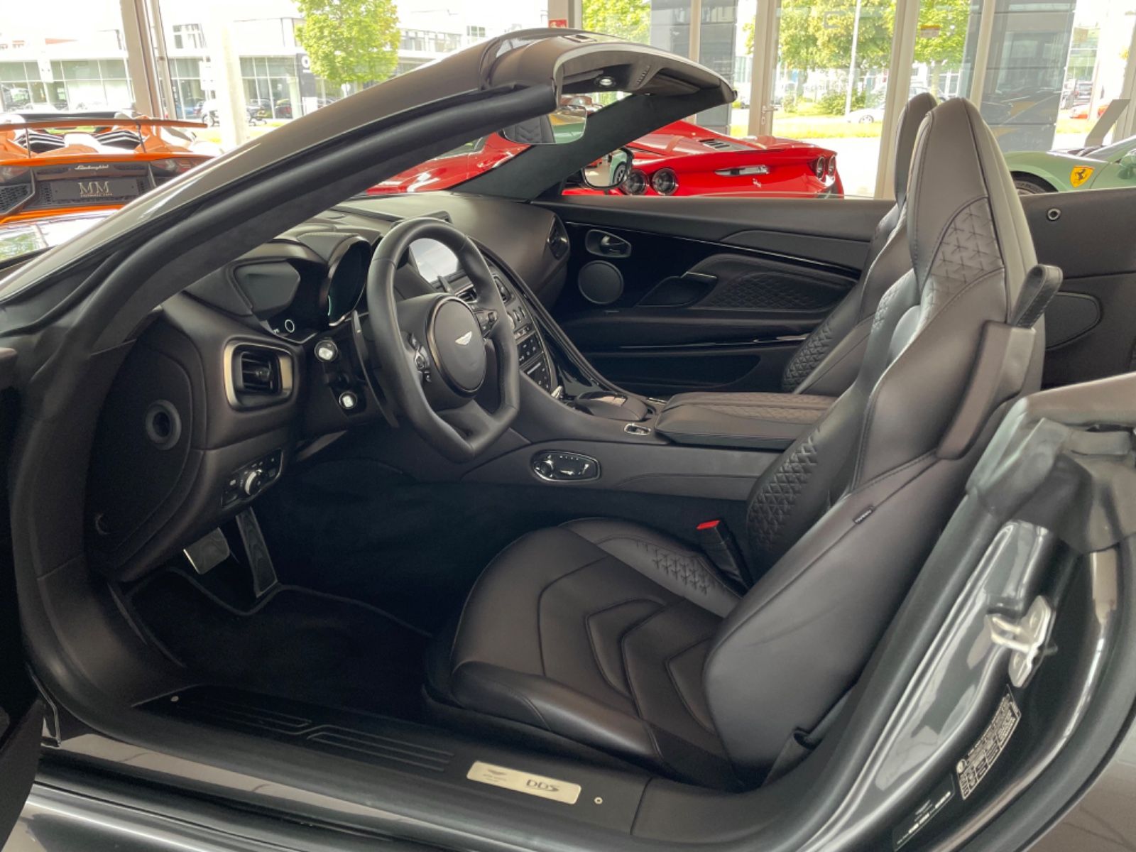 Aston Martin DBS V12 Superleggera Volante