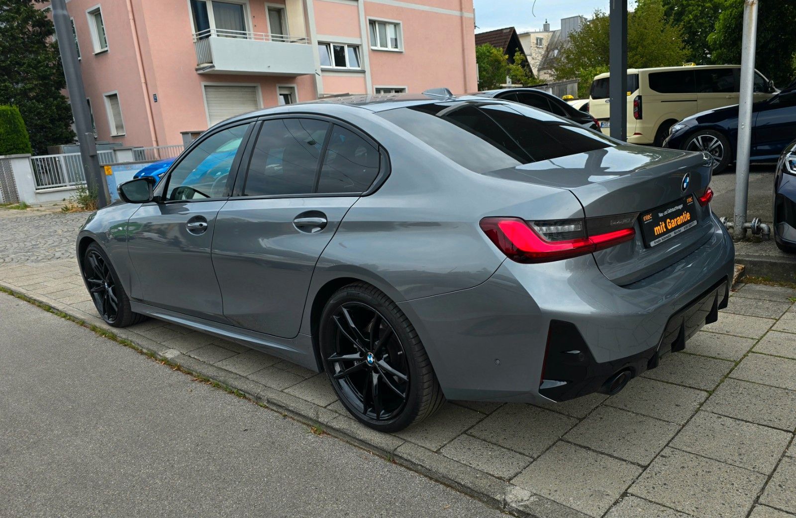 BMW 320 d xDrive M Sport - Samsaru's Car Outlet