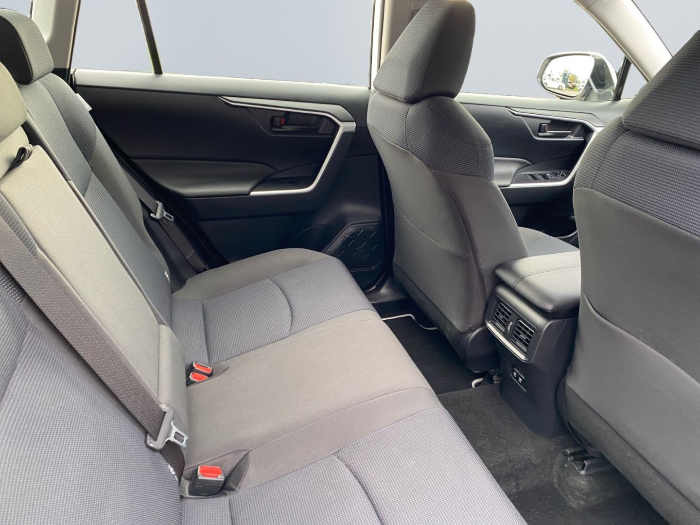 Toyota RAV 4 2.5 Hybrid 4x2 - Samsaru's Car Outlet