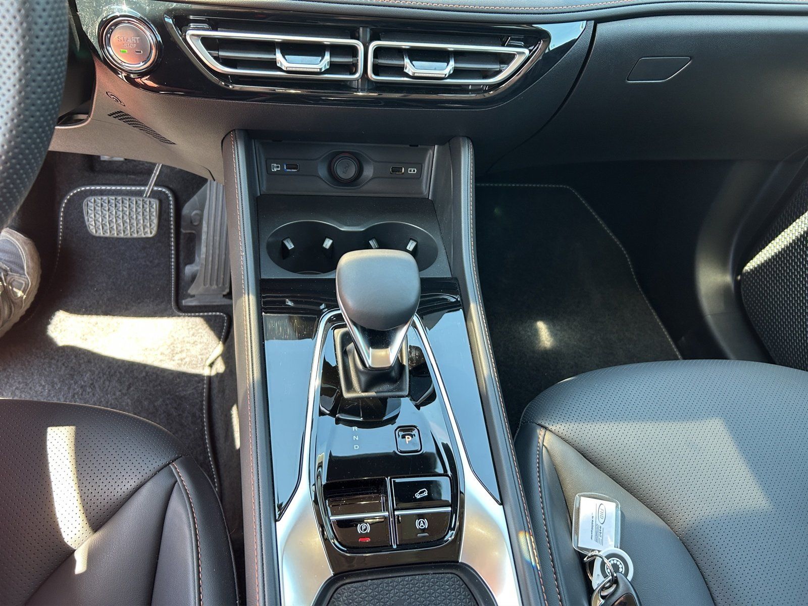 MG HS Luxury PHEV AT