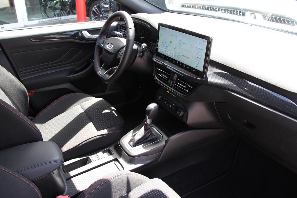 Ford Focus Turnier 155PS ST-LINE LED AdapTempomat CAM