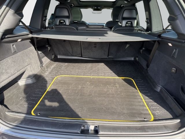Volvo XC90 B5 Plus Dark AWD 7-Sitzer Luftfahrw. Panora
