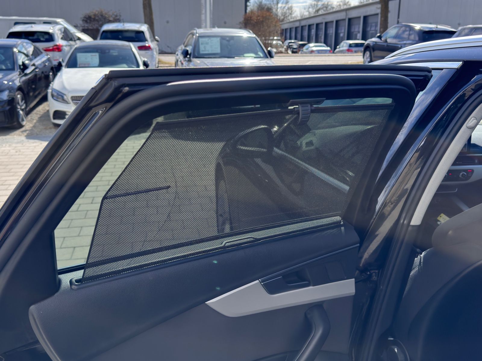Audi A4 Av.40 TDI S line S-tr. - Samsaru's Car Outlet