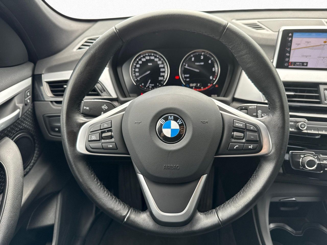 BMW X1 sDrive18d - Samsaru's Car Outlet