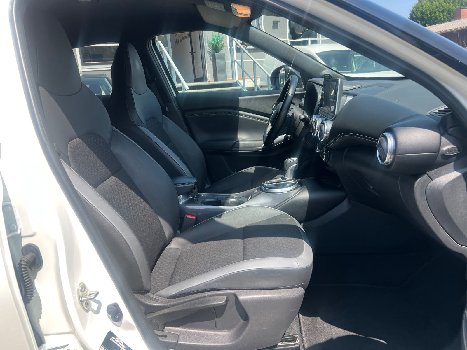 Nissan Juke N-Connecta - Samsaru's Car Outlet
