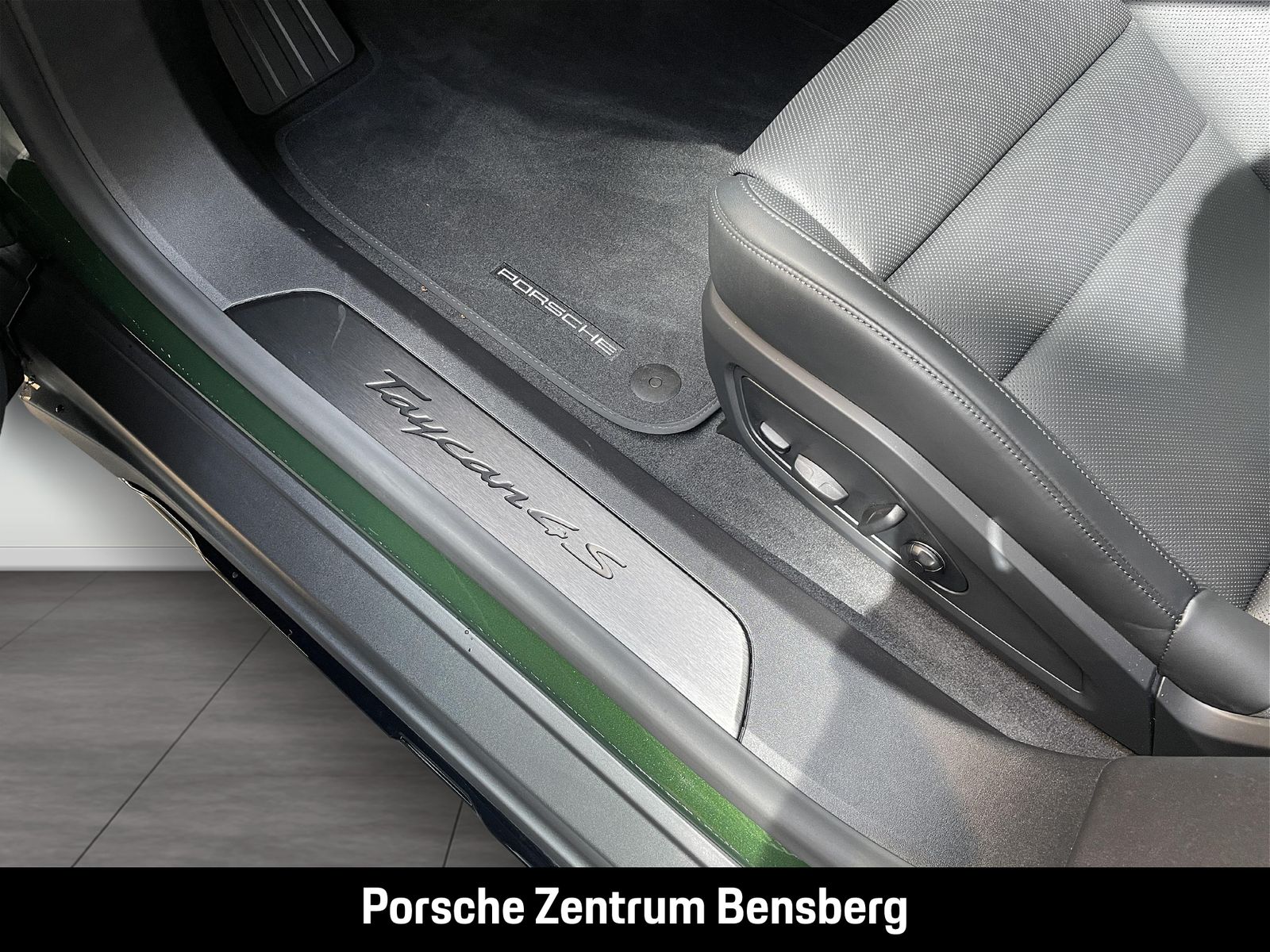 Porsche Taycan 4S Cross Turismo