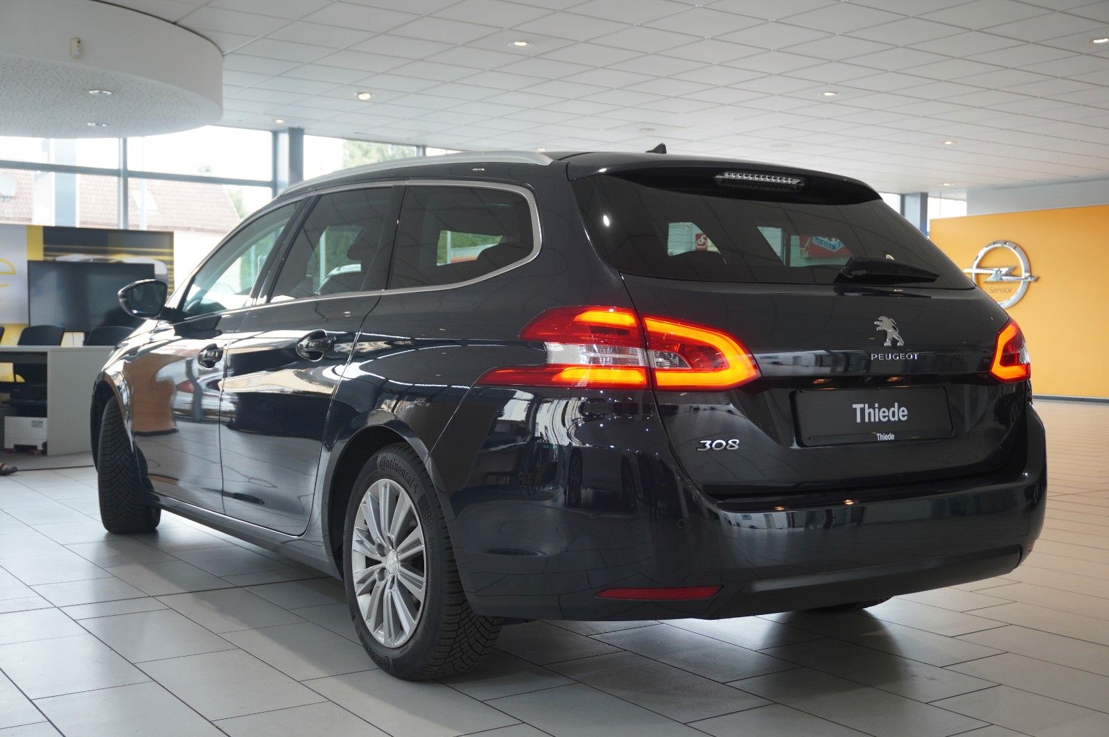 Peugeot 308 SW 1.5D ALLURE - Samsaru's Car Outlet