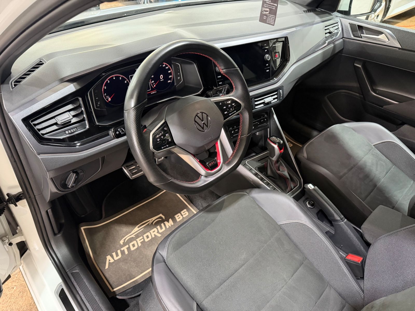 Volkswagen Polo VI GTI 2.0TSI DSG/ALCANTARA/CAM/MATRIX/18"