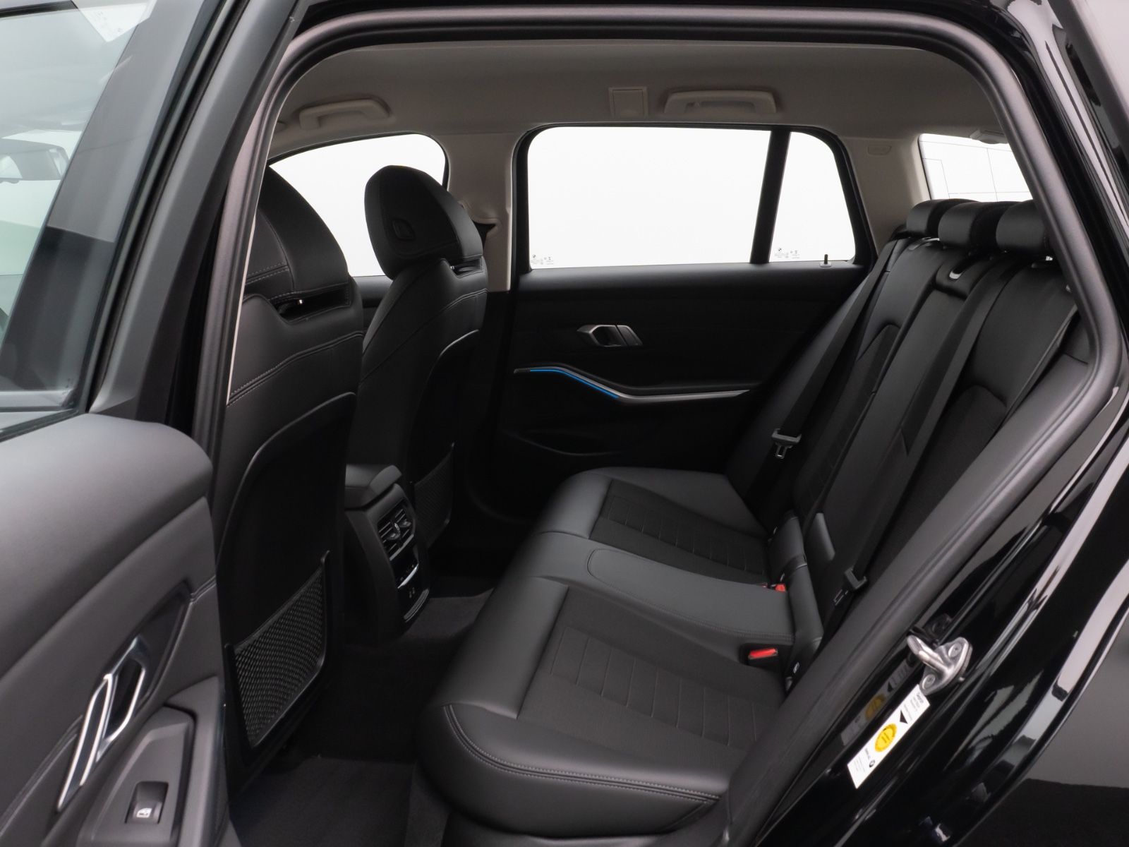 BMW 330e xD Sport Line 360°DAB Stop&Go LED Alarm AHK