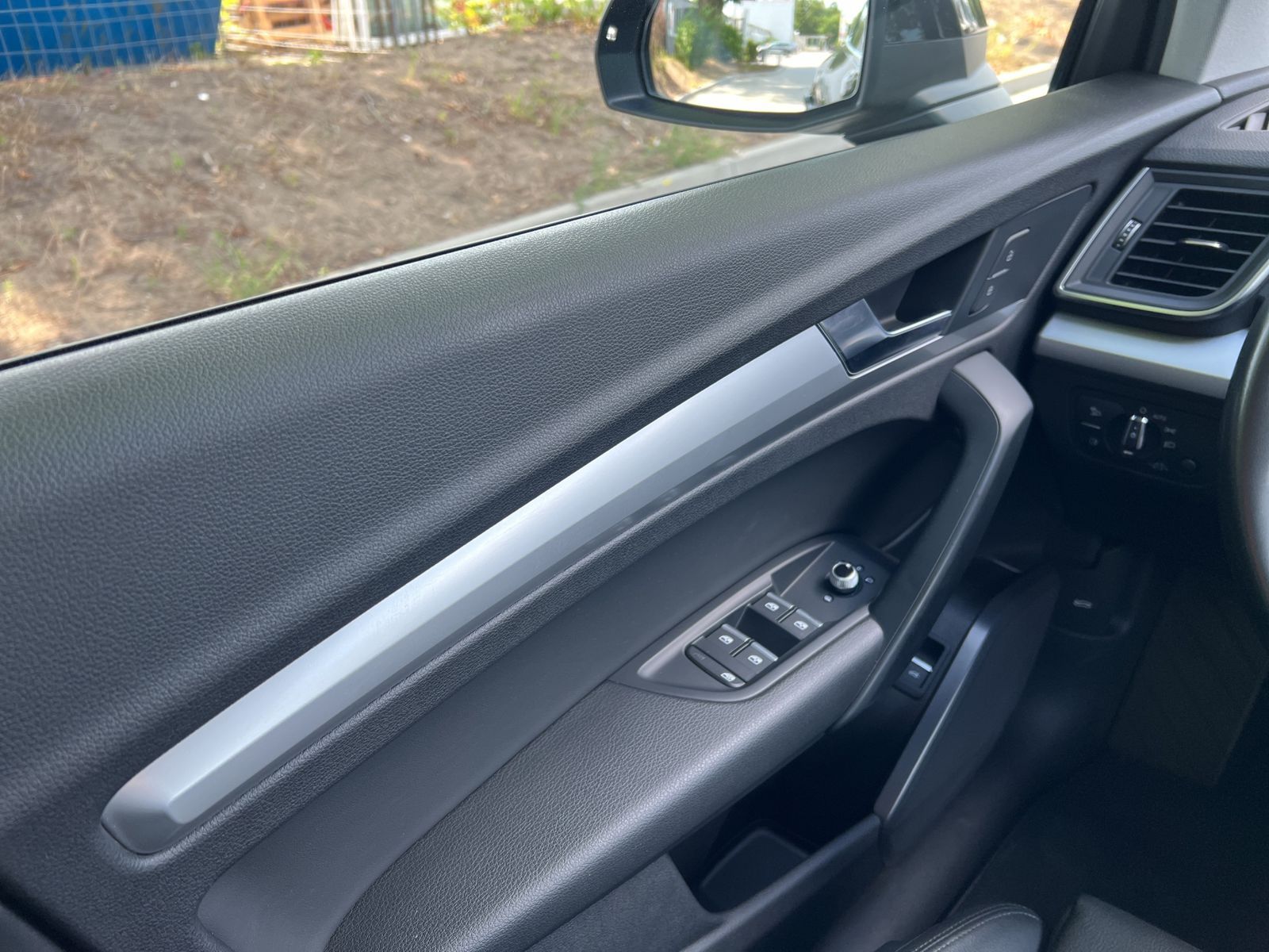 Audi Q5 55 TFSIe quattro Sport - Samsaru's Car Outlet