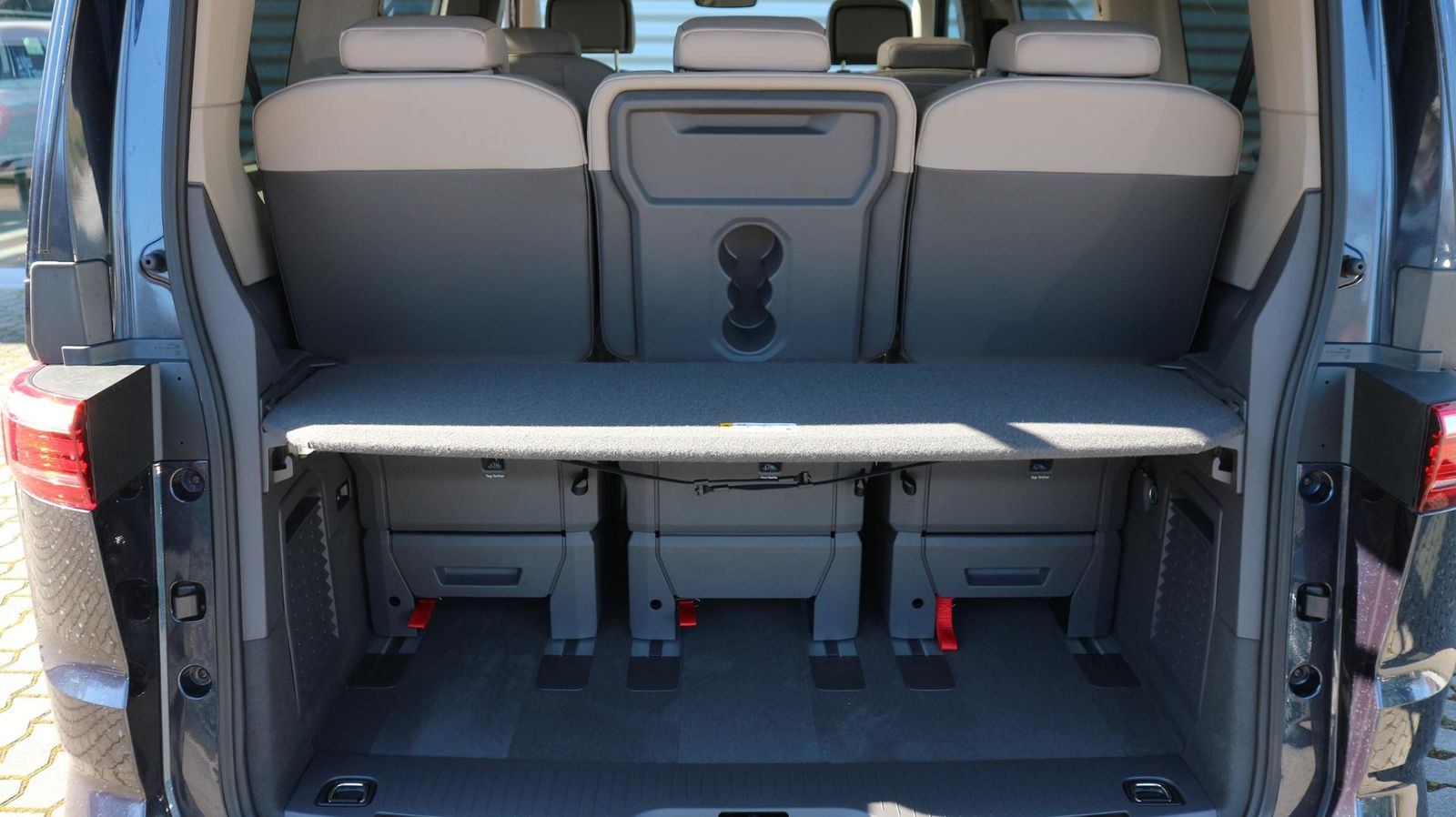 Volkswagen Multivan Style - Samsaru's Car Outlet