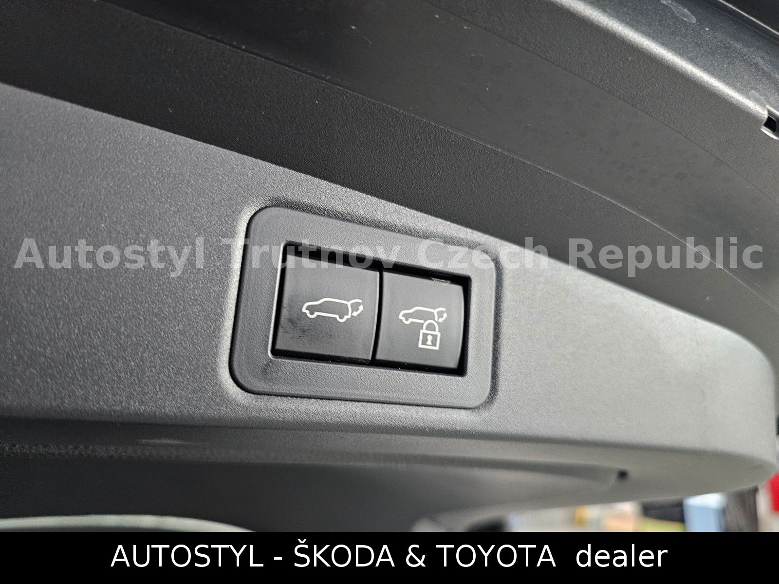 Toyota TS 2.0HEV 184k STYLE
