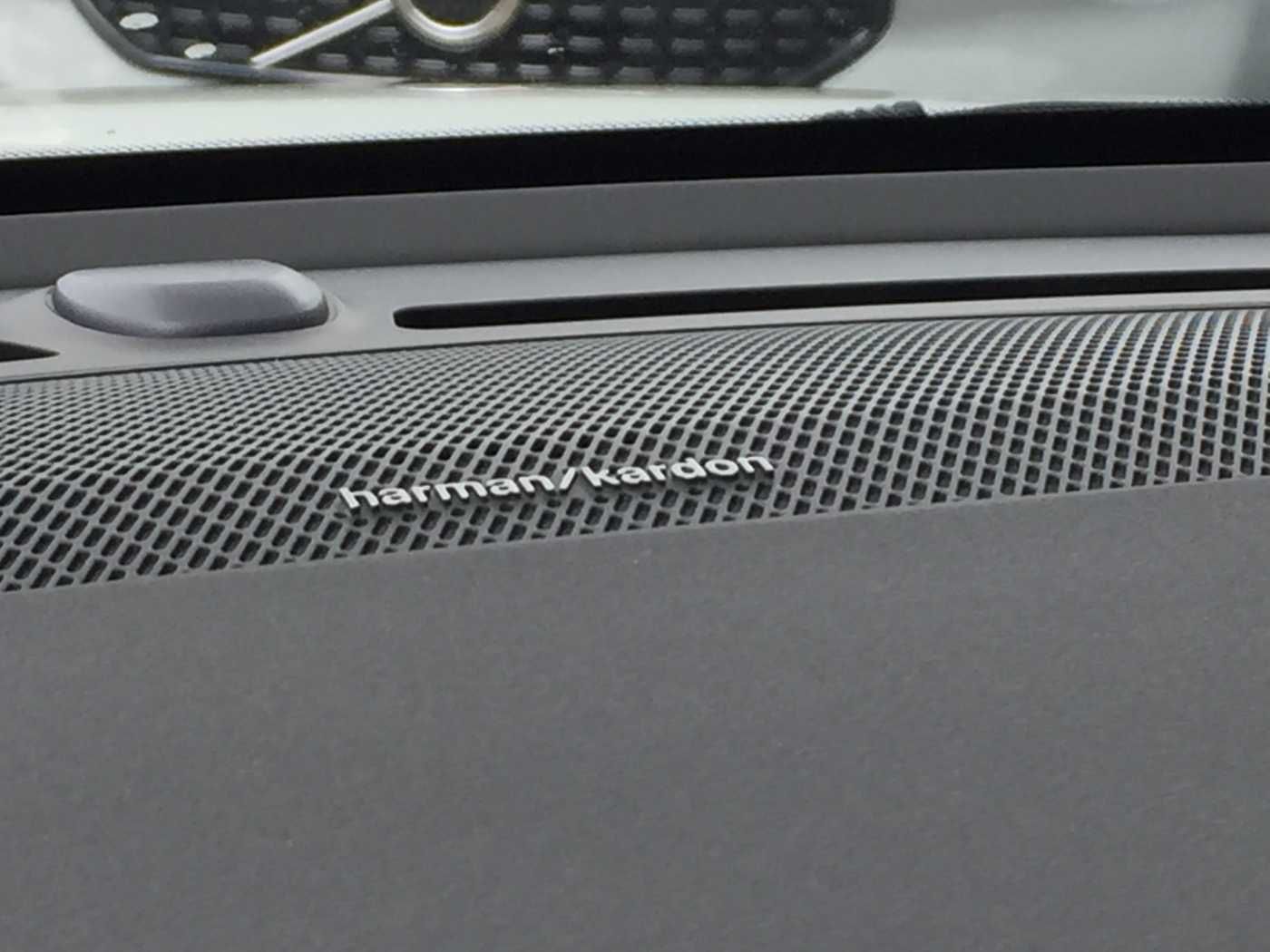 Volvo XC40 XC 40 T2 Plus Dark 2WD Panorama, AHK, GJR u