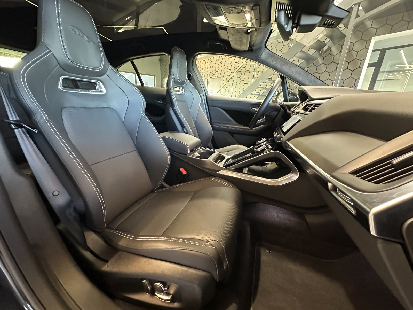 Jaguar I-PACE EV400 R-Dynamic HSE