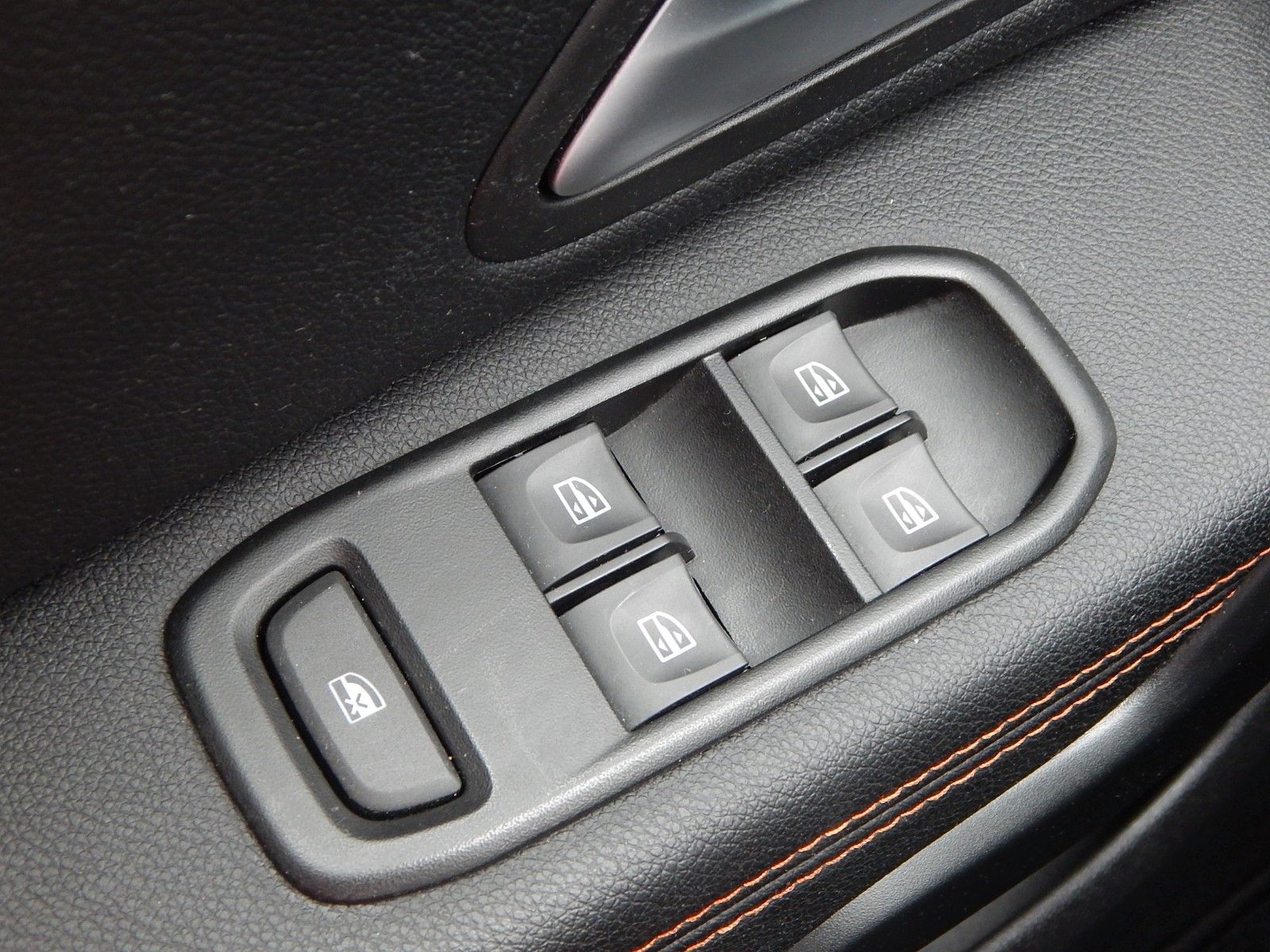Dacia Duster TCe 150 EDC Extreme - Samsaru's Car Outlet