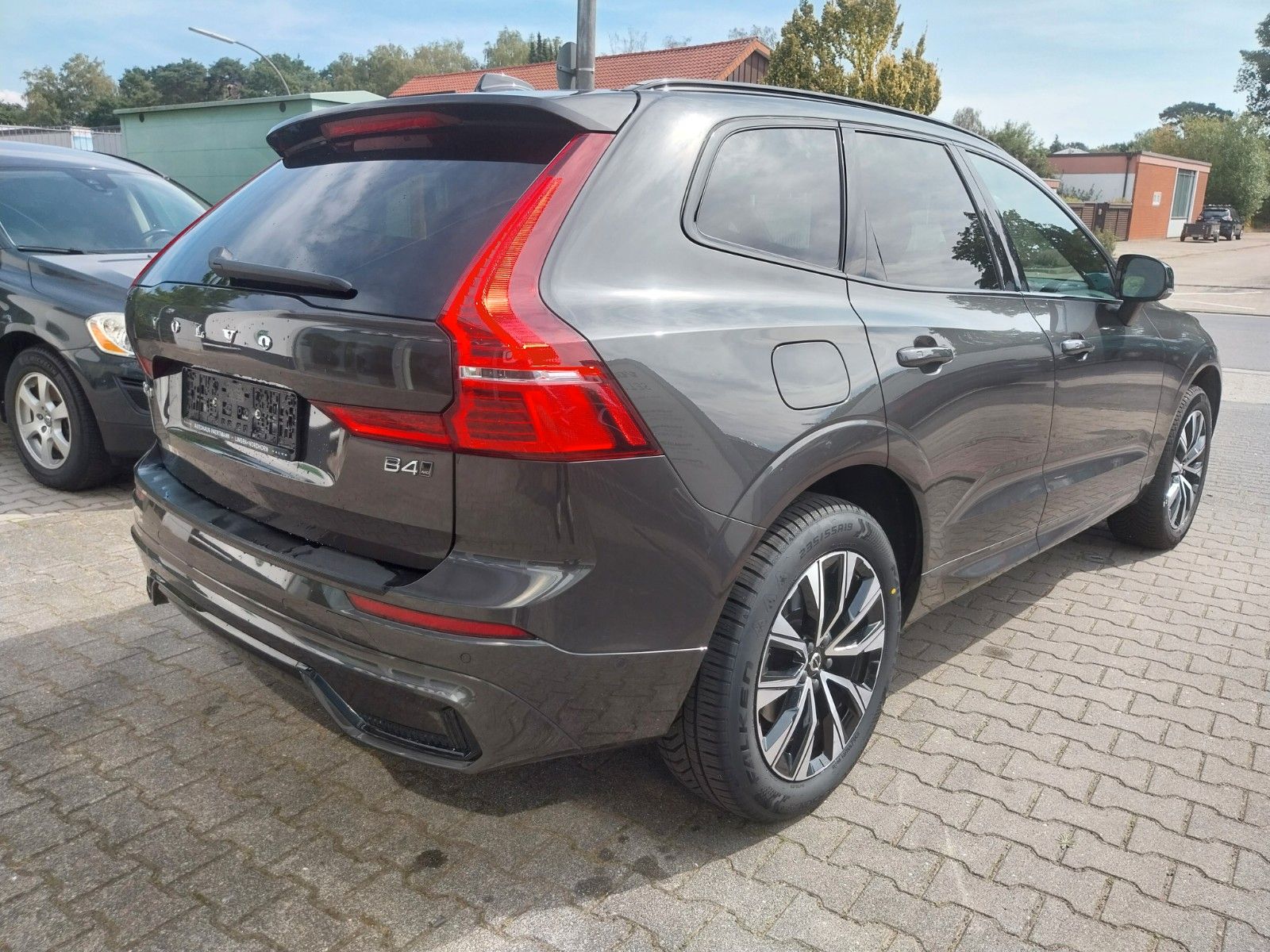 Volvo XC60 B4 Plus Dark AWD