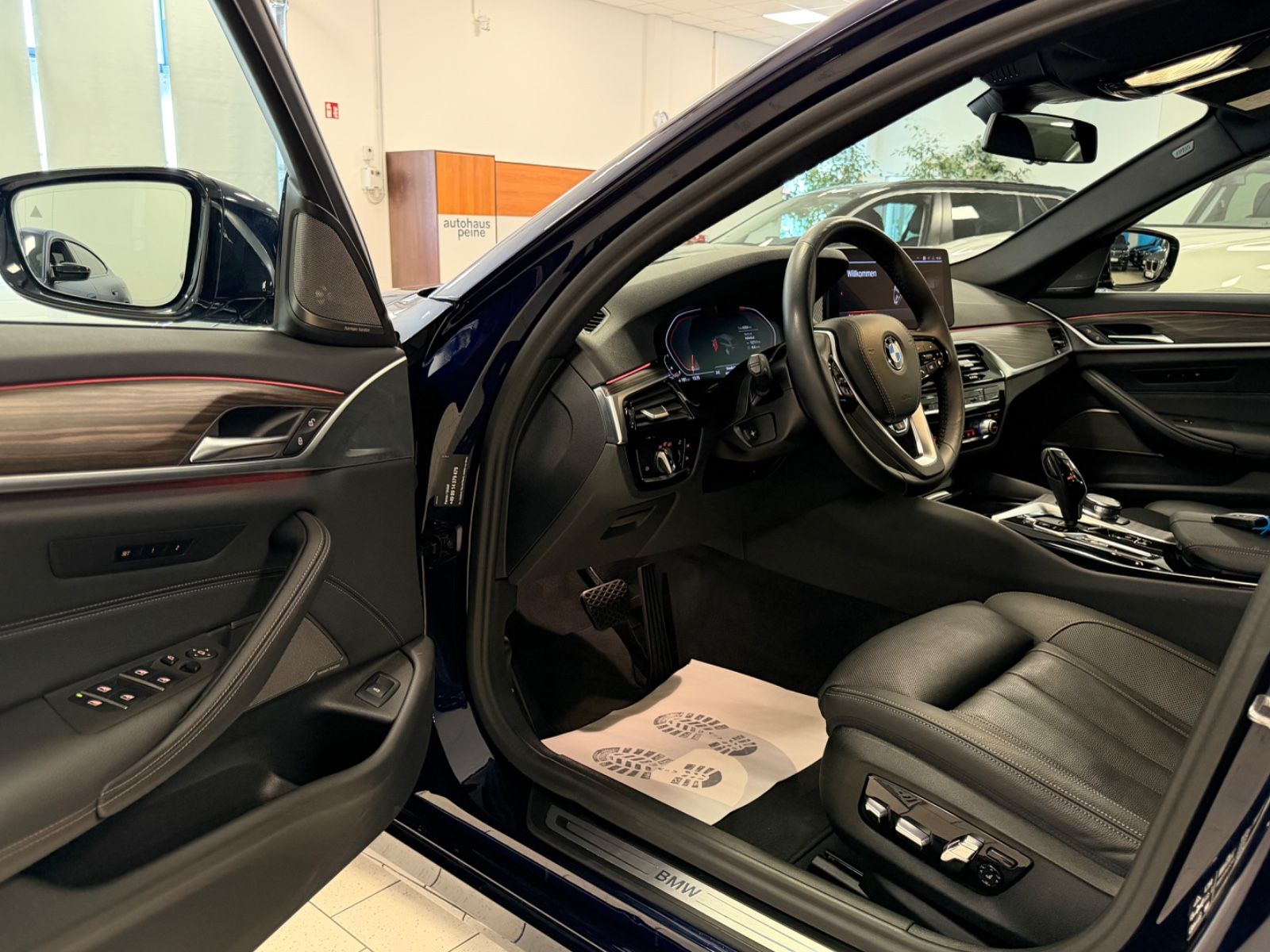 BMW 530dxD/HUD/Laser/P+DrivAsPro/360°/St&Go/StandHz