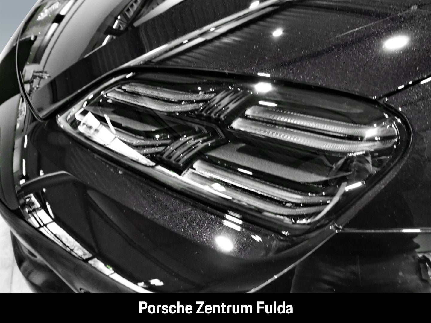 Porsche Macan 4 Luftfederung BOSE LED-Matrix 21-Zoll