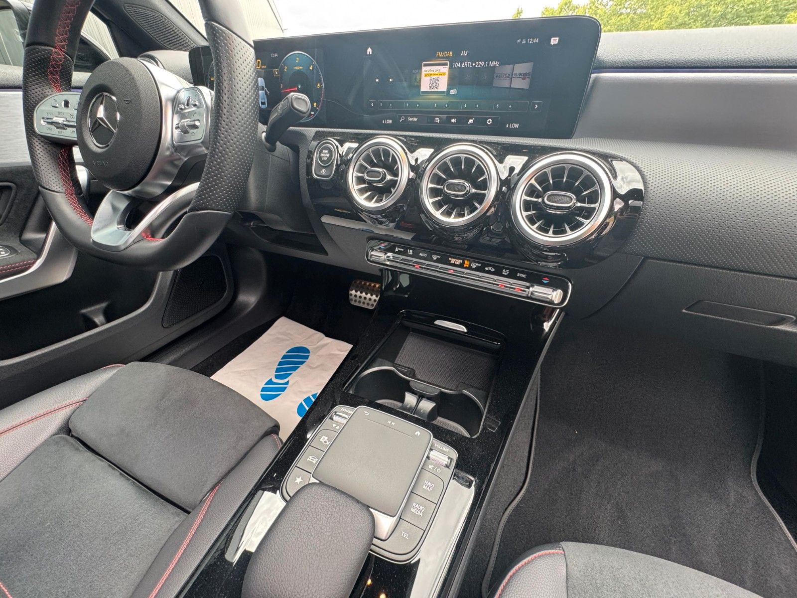 Mercedes-Benz A 200d AMG - Samsaru's Car Outlet