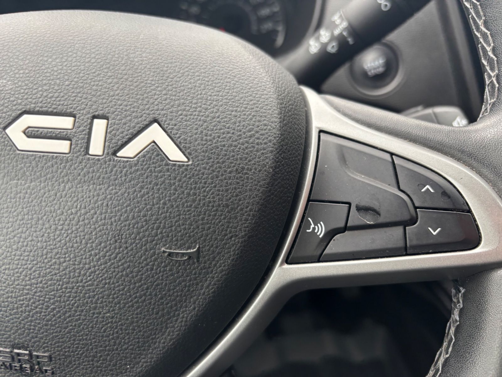 Dacia DUSTER - Samsaru's Car Outlet