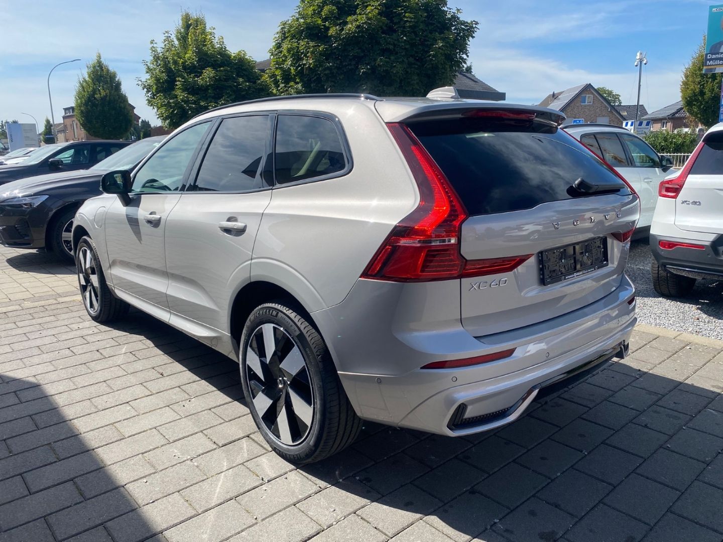 Volvo XC60 T8 Ultra Dark Plug-In Hybrid AHK Pano 360 A