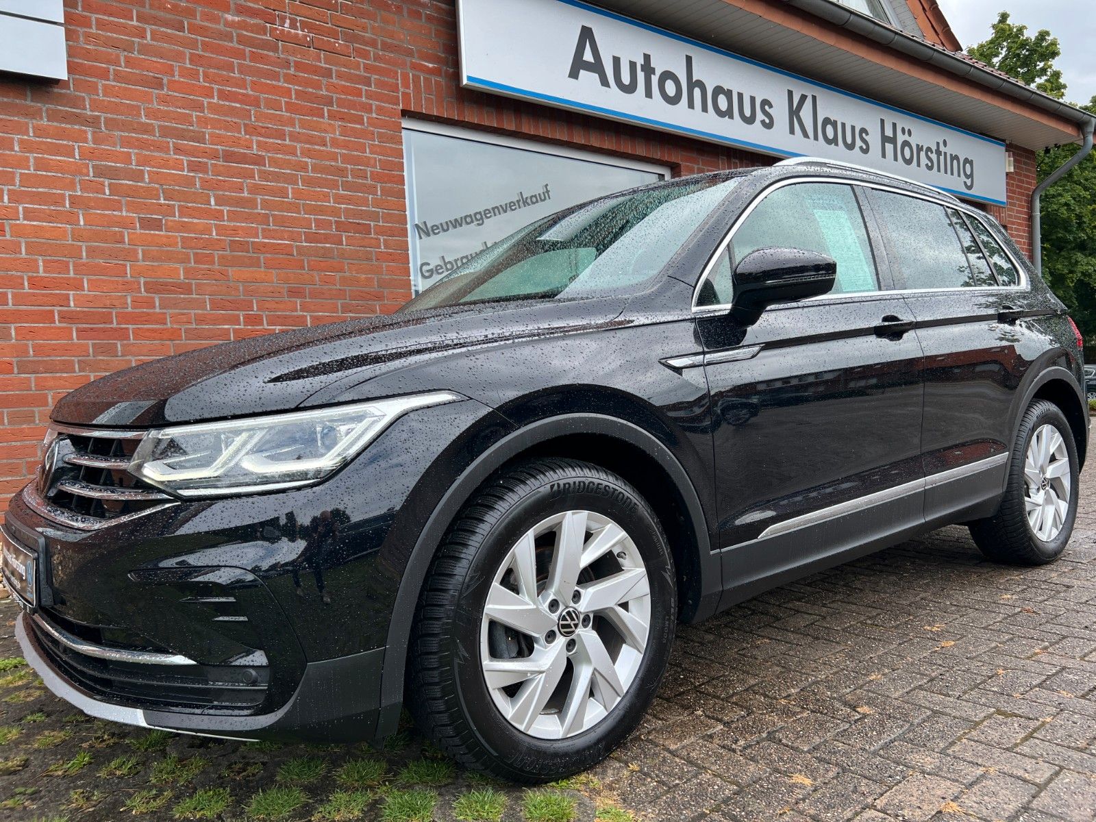 Volkswagen Tiguan Elegance TDi DSG - Samsaru's Car Outlet