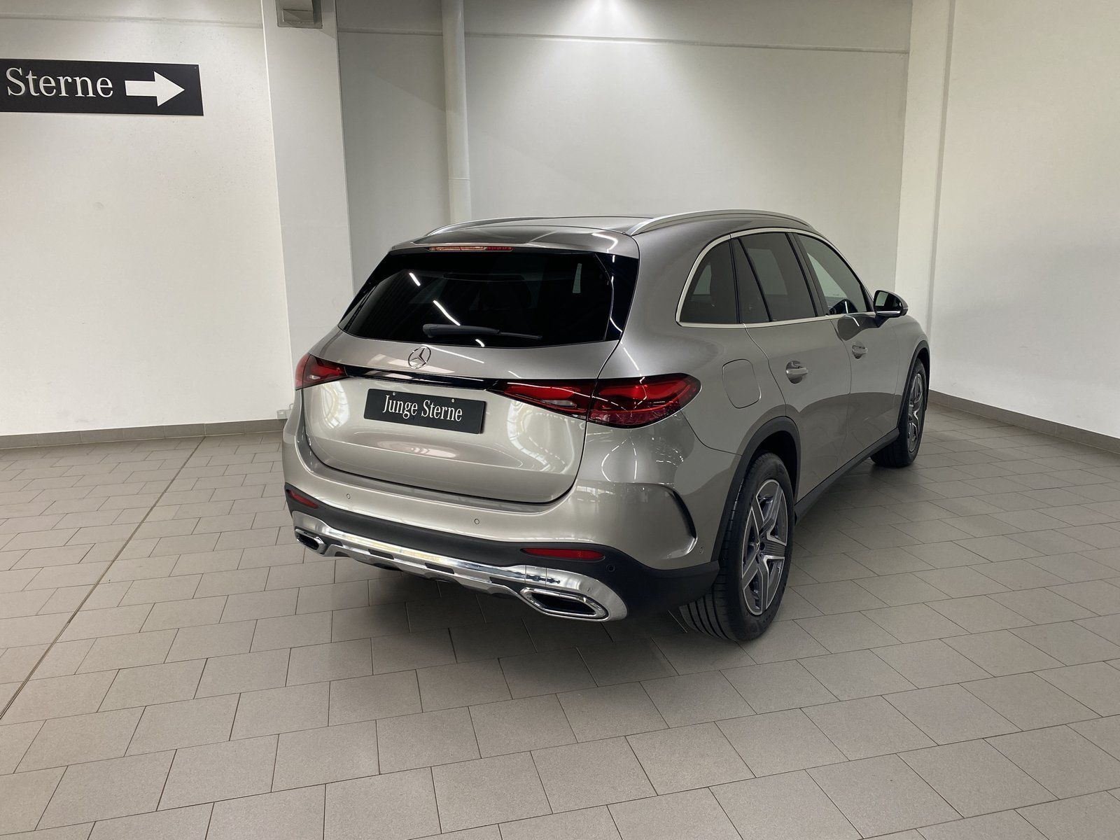 Mercedes-Benz GLC 300 4M AMG+LED+DIST+AHK+360°+EASY-PACK+NAVI