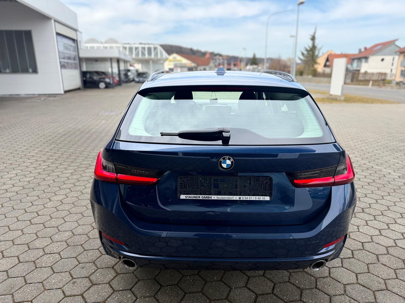 BMW 320 d Touring xDrive - Samsaru's Car Outlet