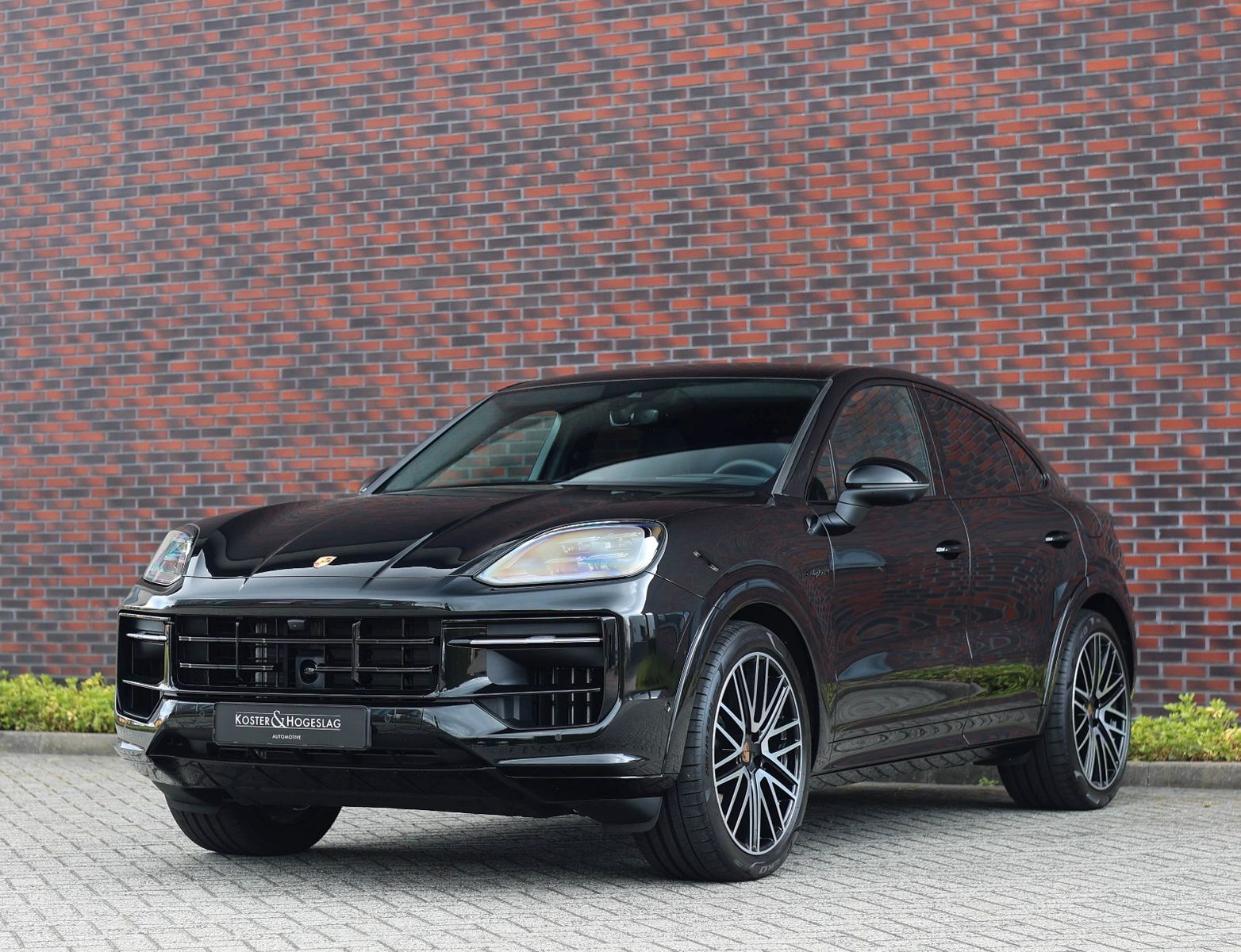 Porsche Cayenne Coupe E-Hybrid *Pano*AHK*Pas.display*