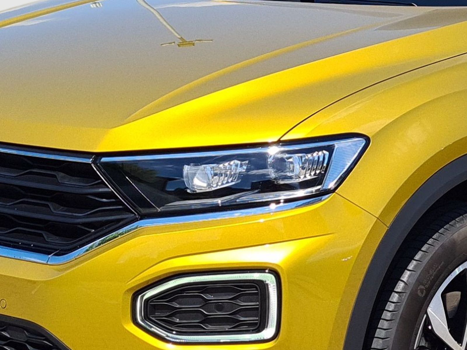 Volkswagen T-Roc 1.5 TSI Active - Samsaru's Car Outlet